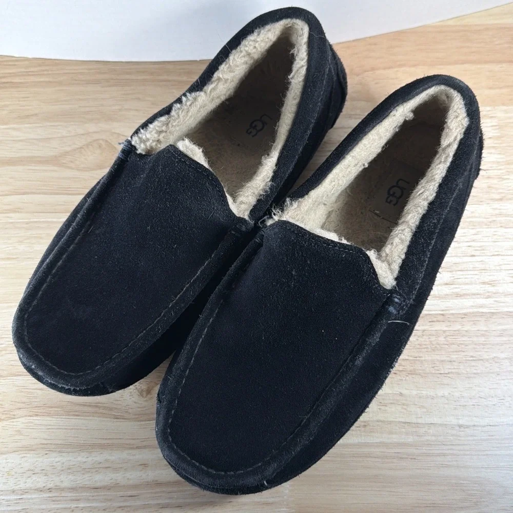 READ UGG Ascot Slipper Color Black Men's Size US 8 /Women's US 9. Style# 1101110